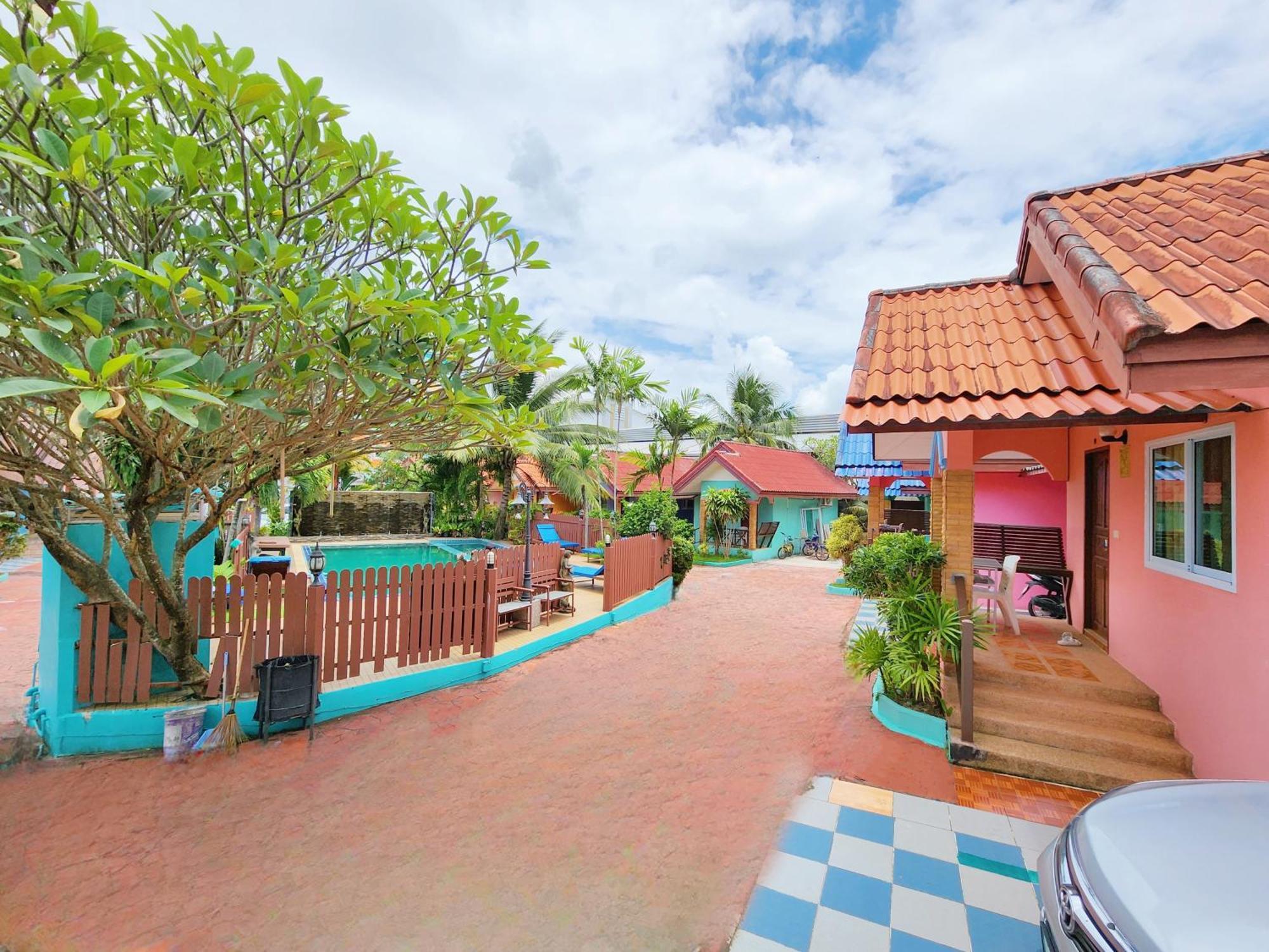 צ'אלונג Phaithong Sotel Resort מראה חיצוני תמונה