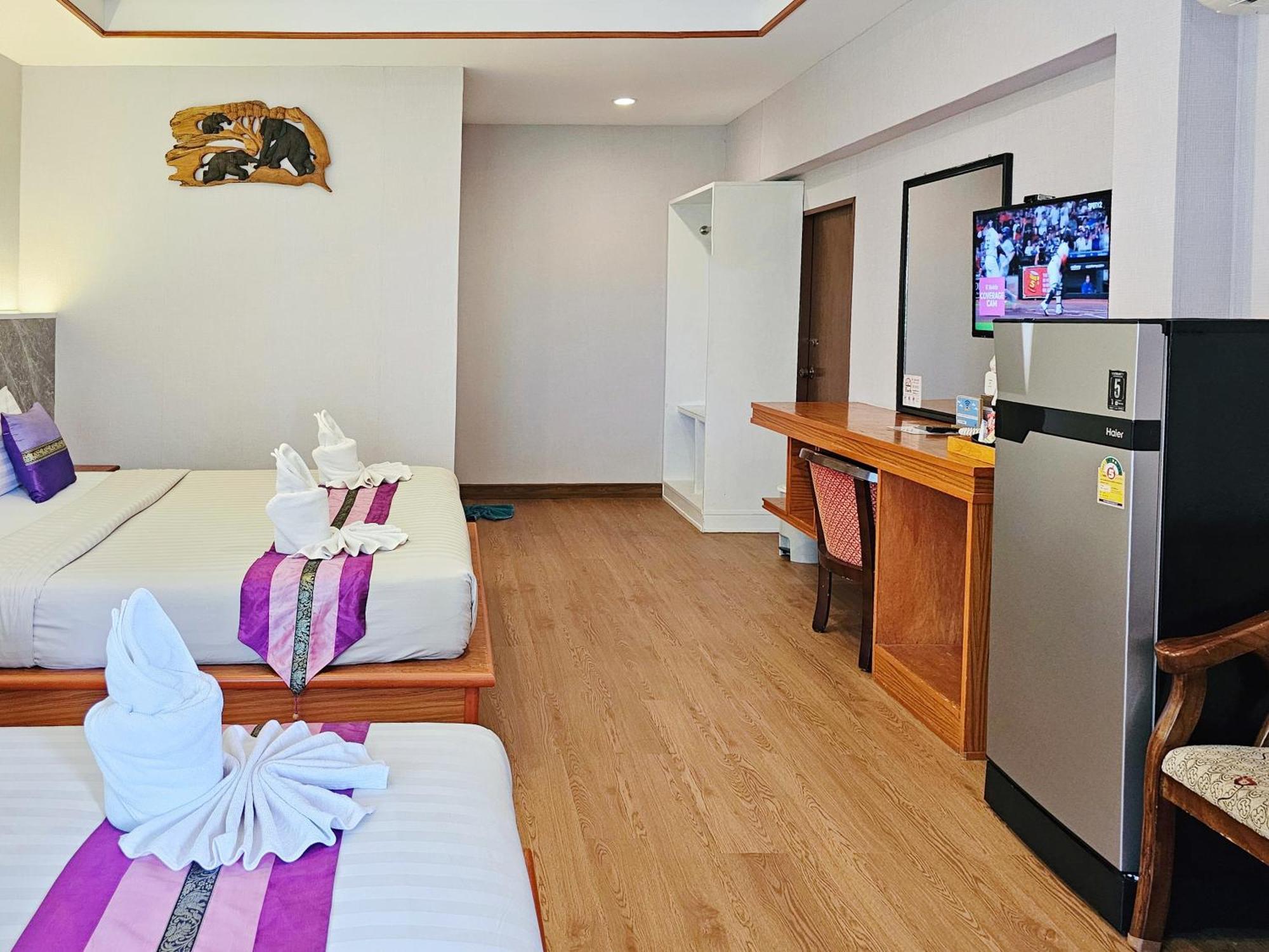 צ'אלונג Phaithong Sotel Resort מראה חיצוני תמונה