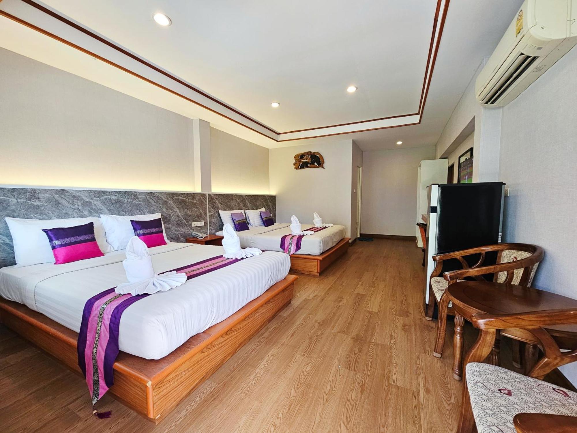 צ'אלונג Phaithong Sotel Resort מראה חיצוני תמונה
