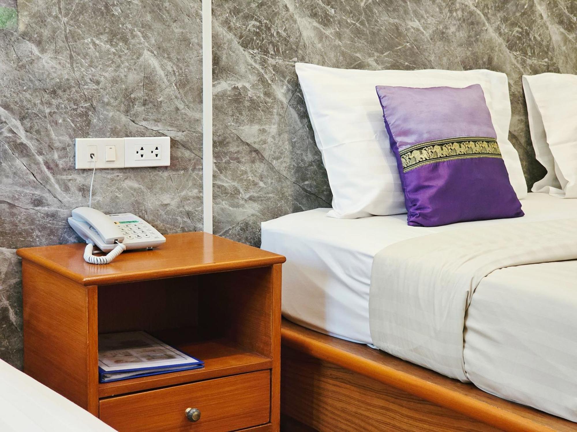 צ'אלונג Phaithong Sotel Resort מראה חיצוני תמונה