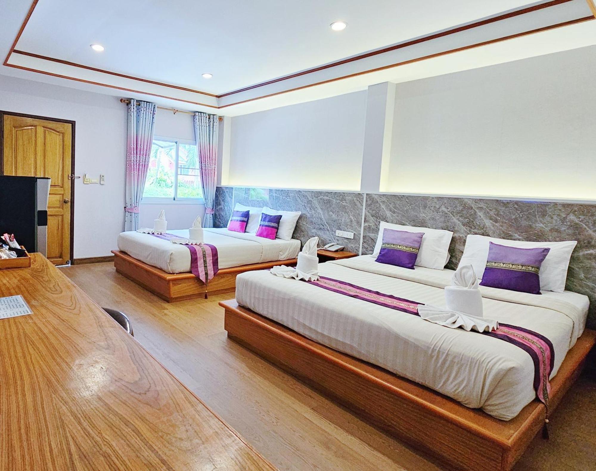 צ'אלונג Phaithong Sotel Resort מראה חיצוני תמונה