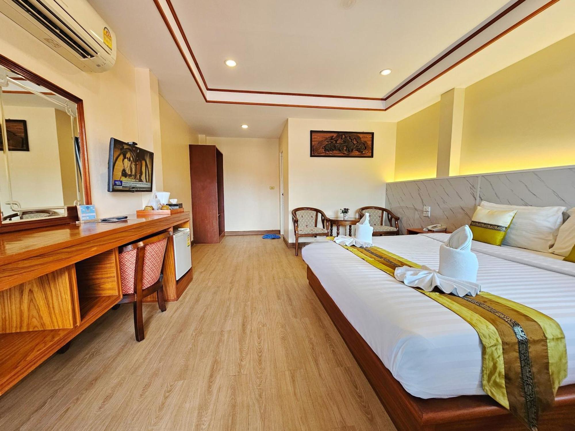 צ'אלונג Phaithong Sotel Resort מראה חיצוני תמונה