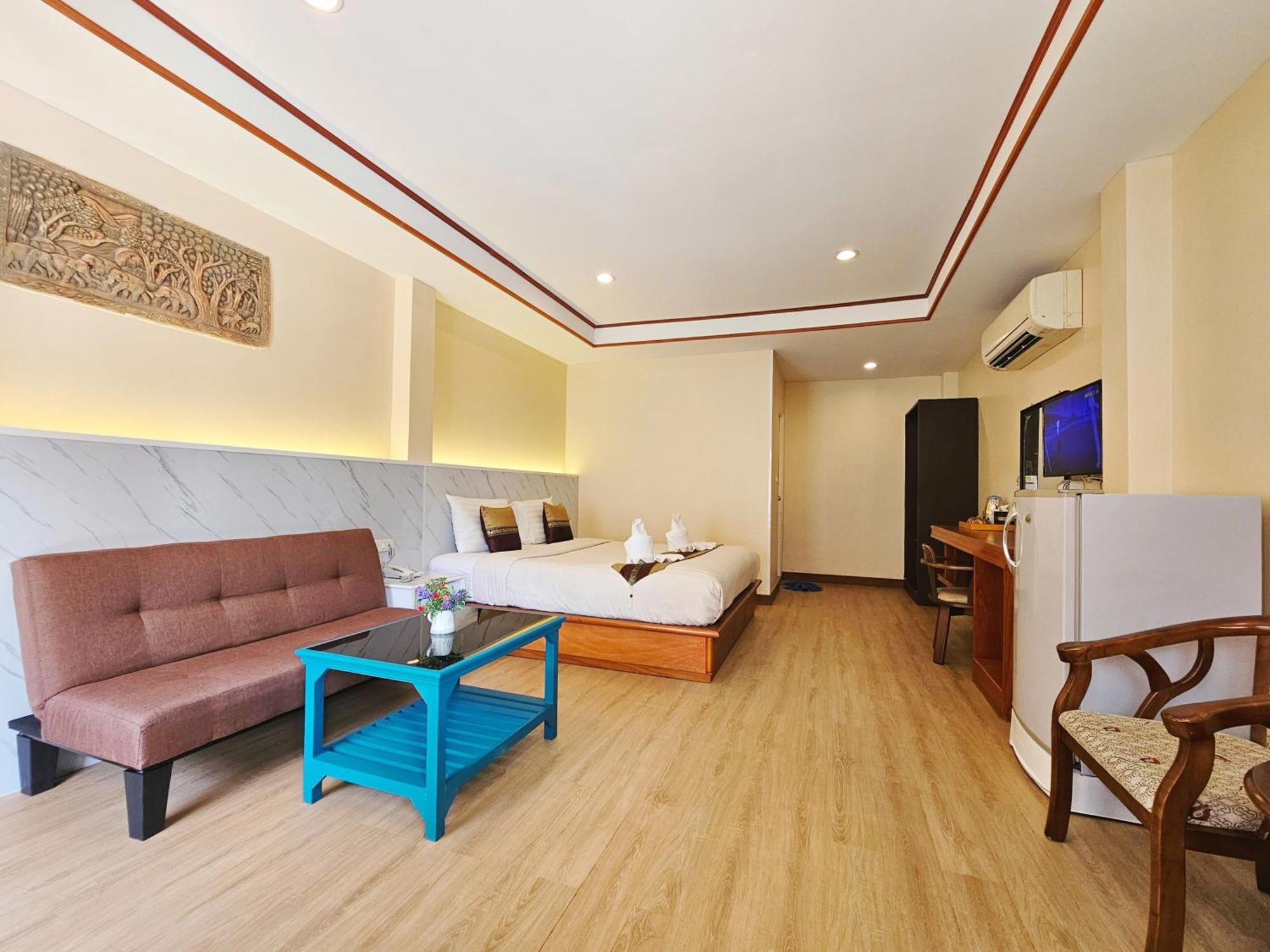 צ'אלונג Phaithong Sotel Resort מראה חיצוני תמונה